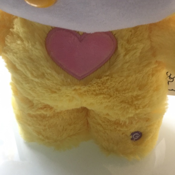 Hello Kitty Easter Greeter - Picture 5 of 5